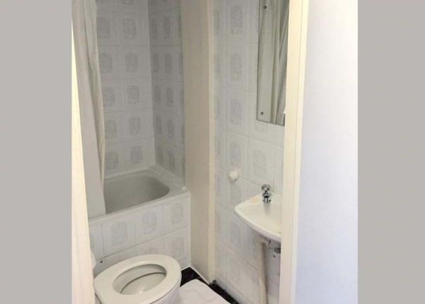 Bathroom at Anwar House Hotel