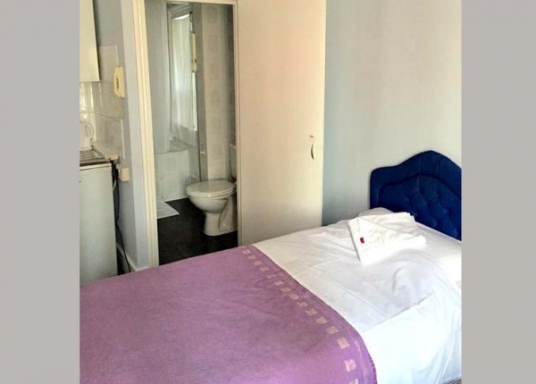 Single room at Anwar House Hotel