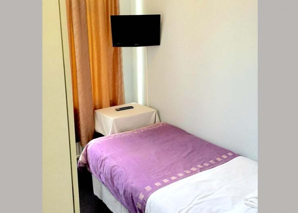 Single room at Anwar House Hotel