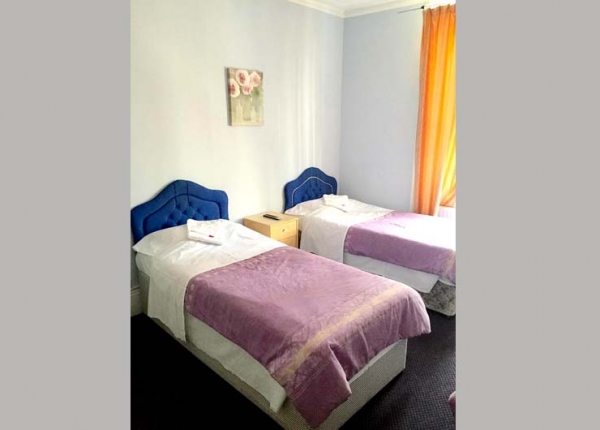 Twin room at Anwar House Hotel